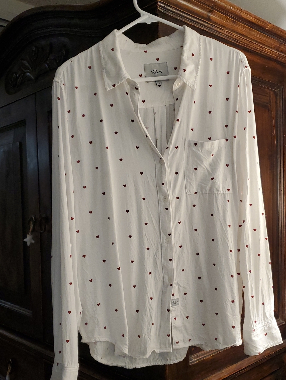 Rails Lrg Womens Bright White Button Down Shirt With Small Red Hearts All Over